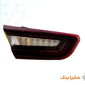 چراغ عقب روی صندوق چپ