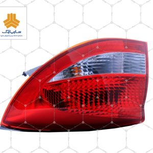 چراغ عقب راست با سوکت مه شکن روی سپر عقب