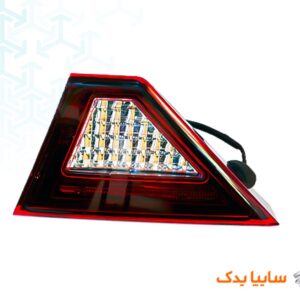 چراغ عقب روی درب صندوق راست